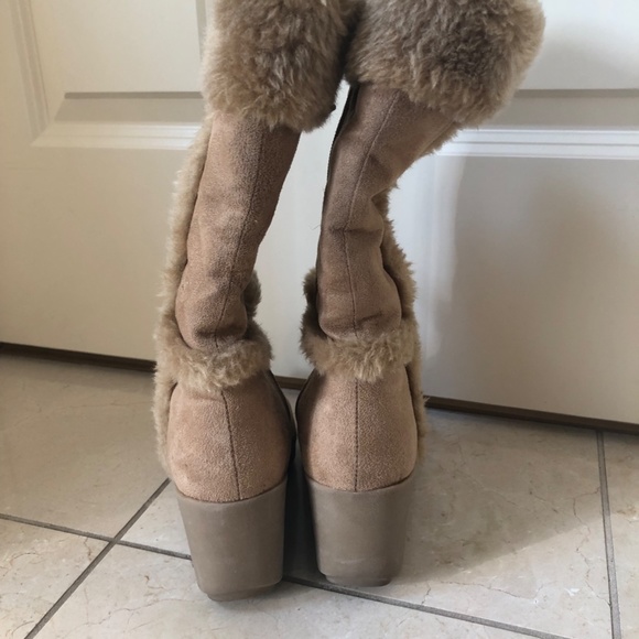 Boots - Picture 3 of 6